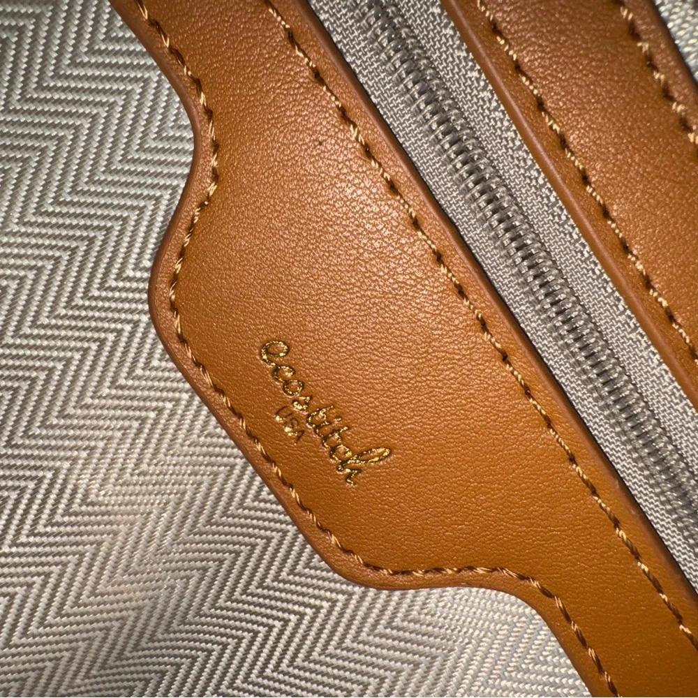 Chic Tan Woven Leather Hobo Bag - Picture 5 of 6